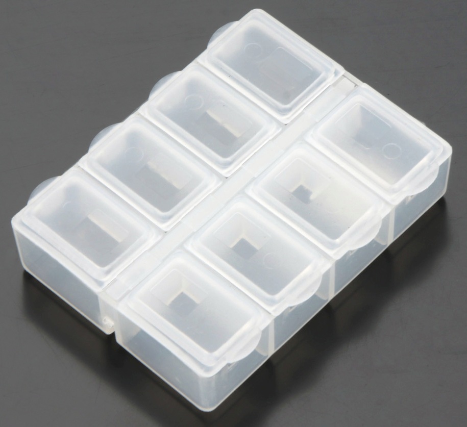 Caja plástica, 8 compartimentos con tapa